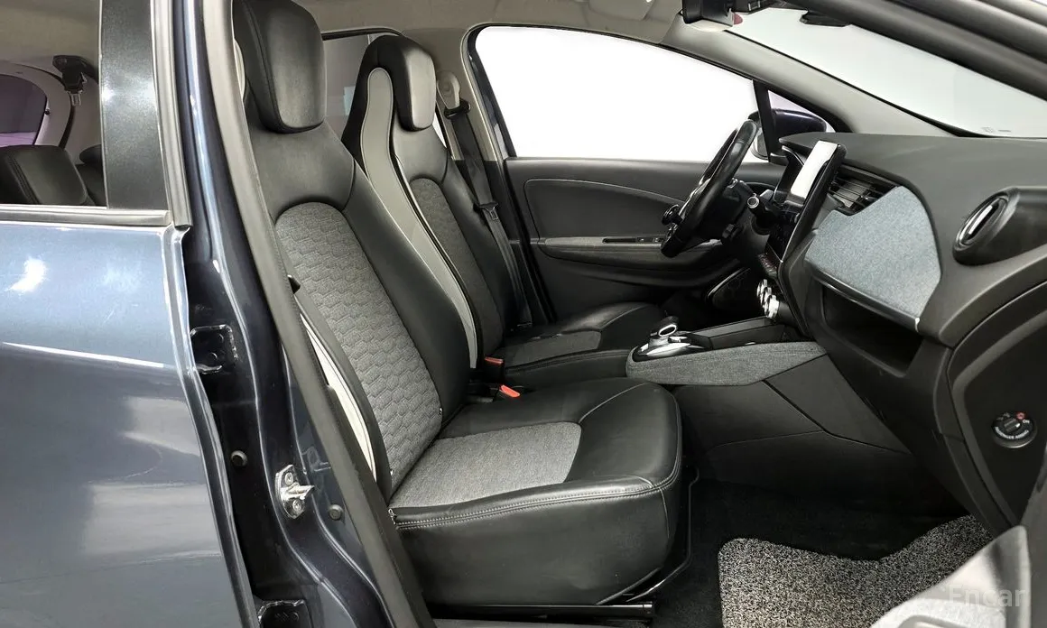 Фото 11 - Renault Zoe