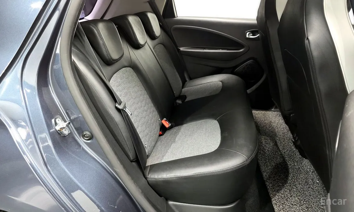 Фото 12 - Renault Zoe