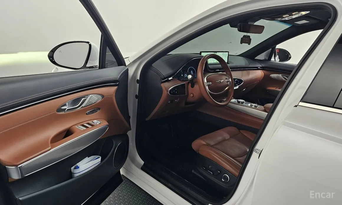 Фото 10 - Genesis GV70