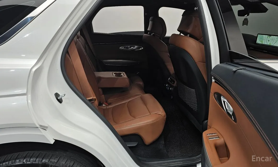 Фото 12 - Genesis GV70