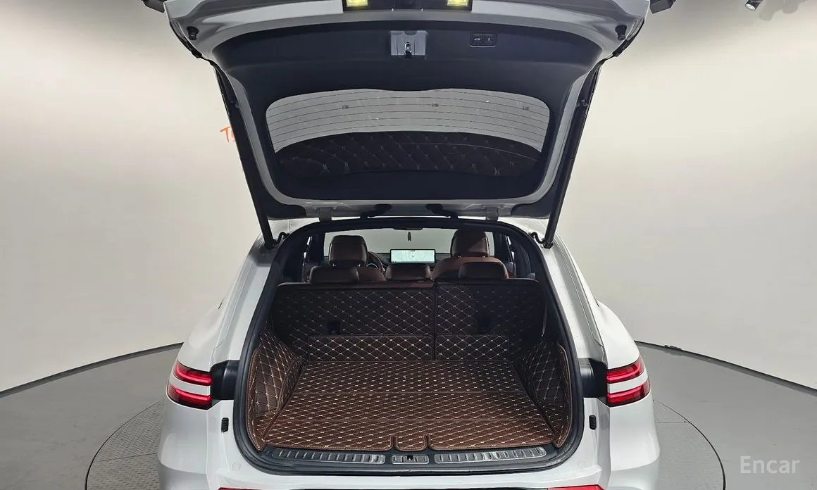 Фото 20 - Genesis GV70