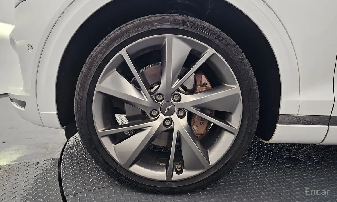 Фото 5 - Genesis GV70