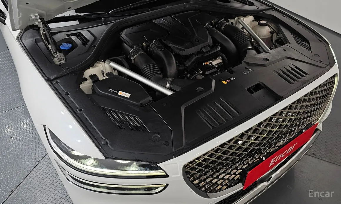 Фото 6 - Genesis GV70