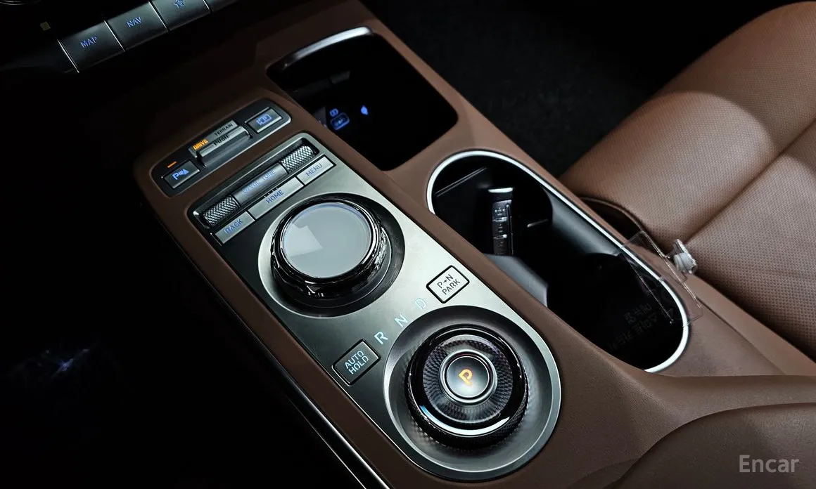 Фото 9 - Genesis GV70