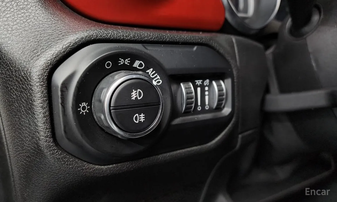 Фото 14 - Jeep Wrangler