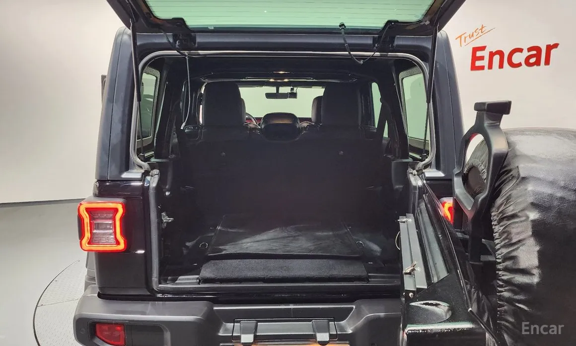 Фото 20 - Jeep Wrangler