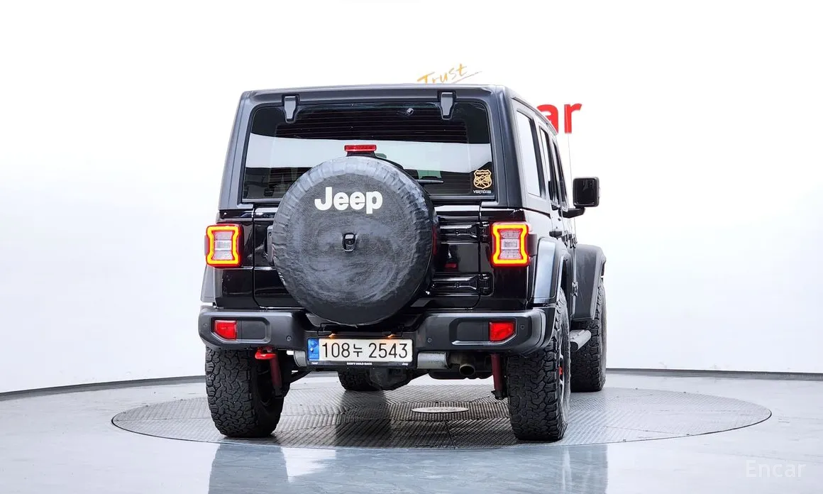 Фото 4 - Jeep Wrangler