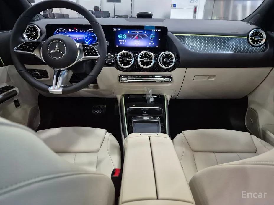 Фото 15 - Mercedes-Benz EQA