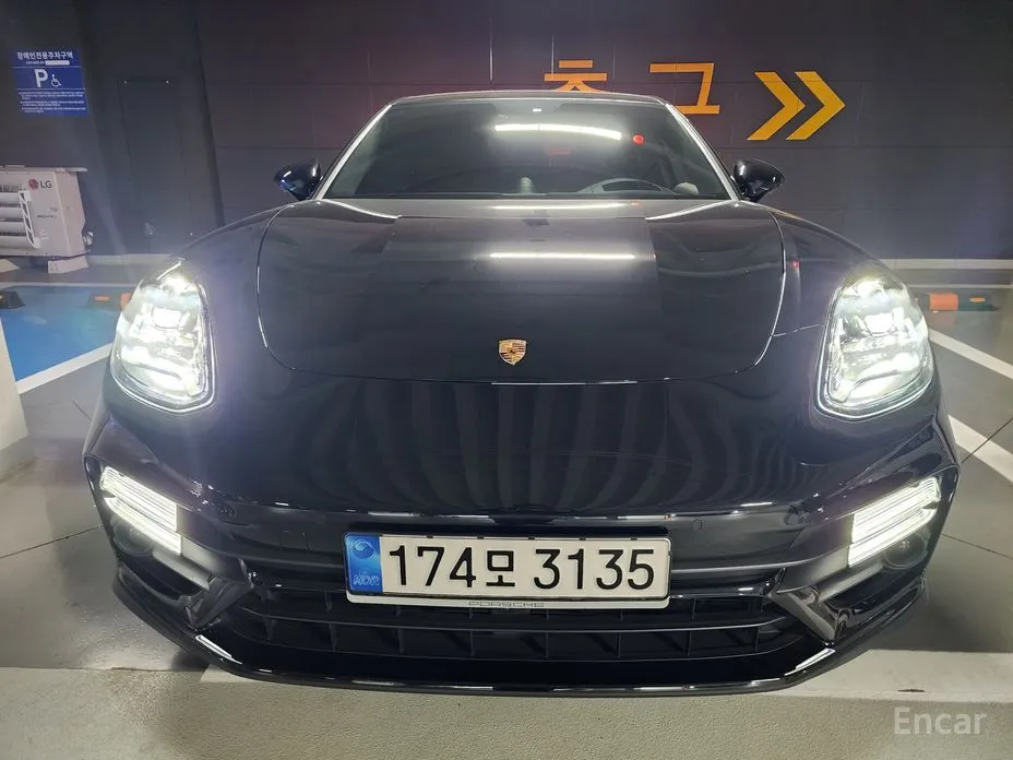 Фото 1 - Porsche Panamera