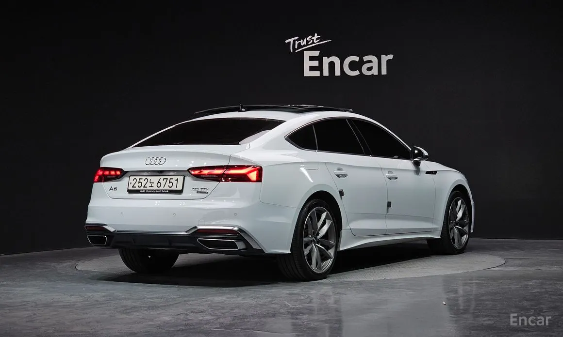 Фото 2 - Audi A5