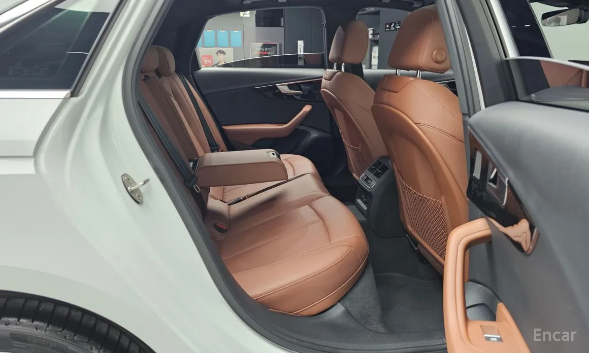 Фото 12 - Audi A4