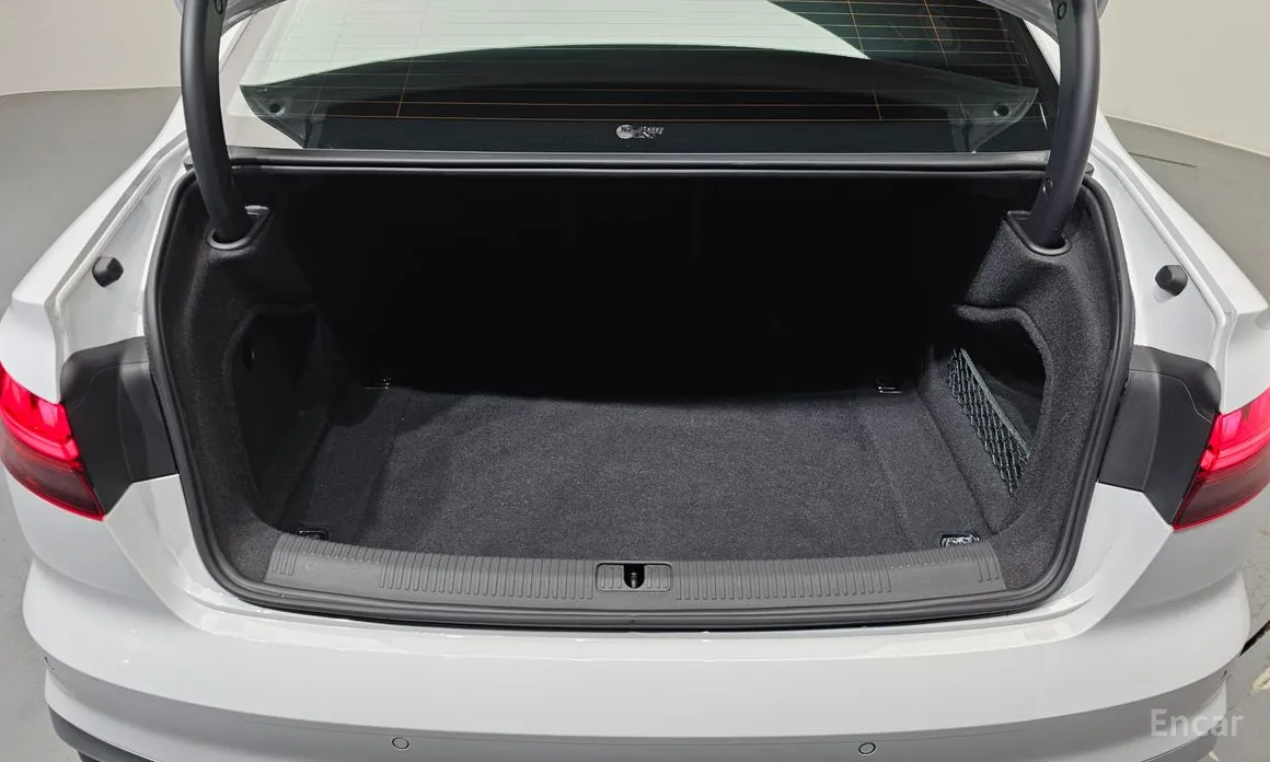 Фото 20 - Audi A4