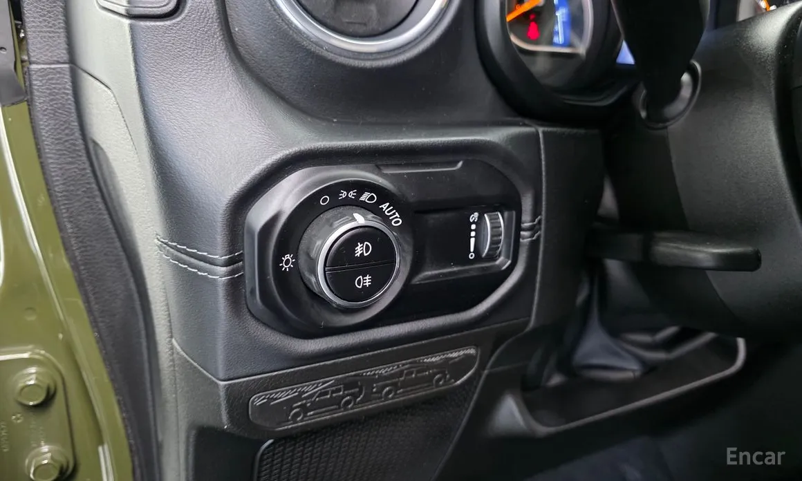 Фото 13 - Jeep Wrangler