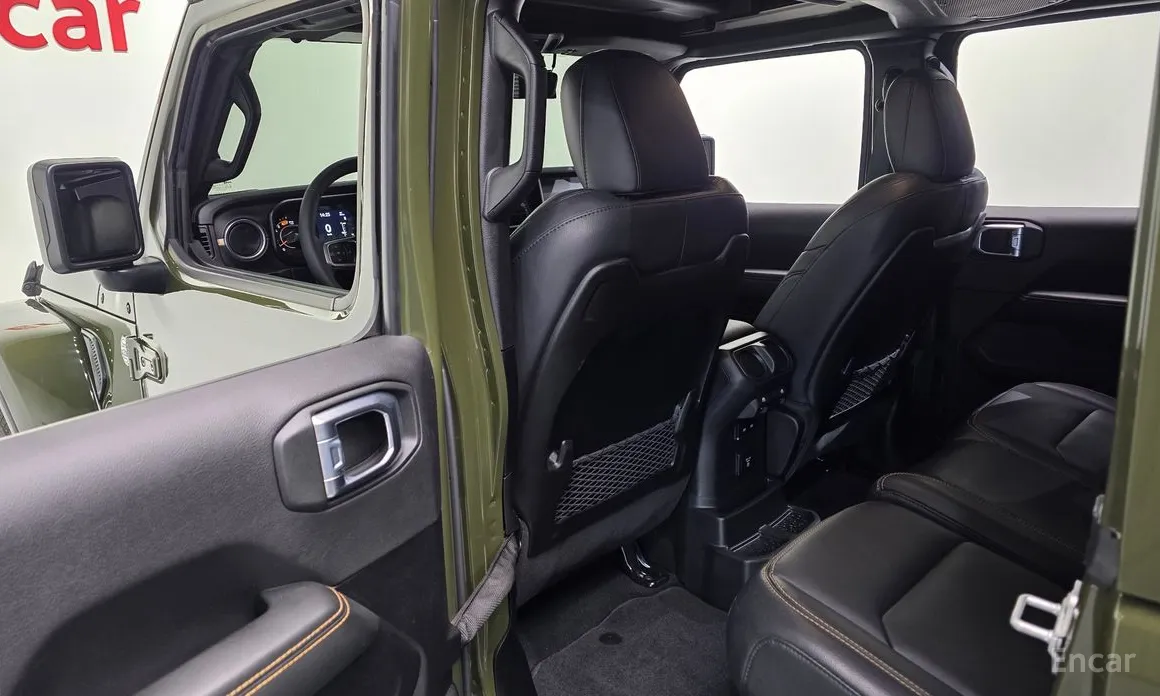 Фото 18 - Jeep Wrangler