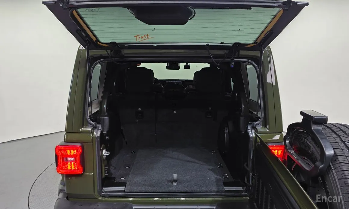 Фото 20 - Jeep Wrangler