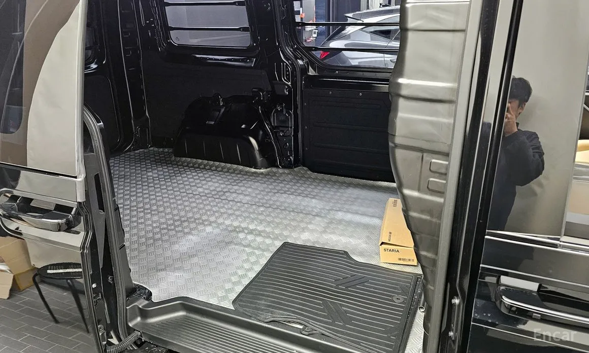 Фото 12 - Hyundai Staria