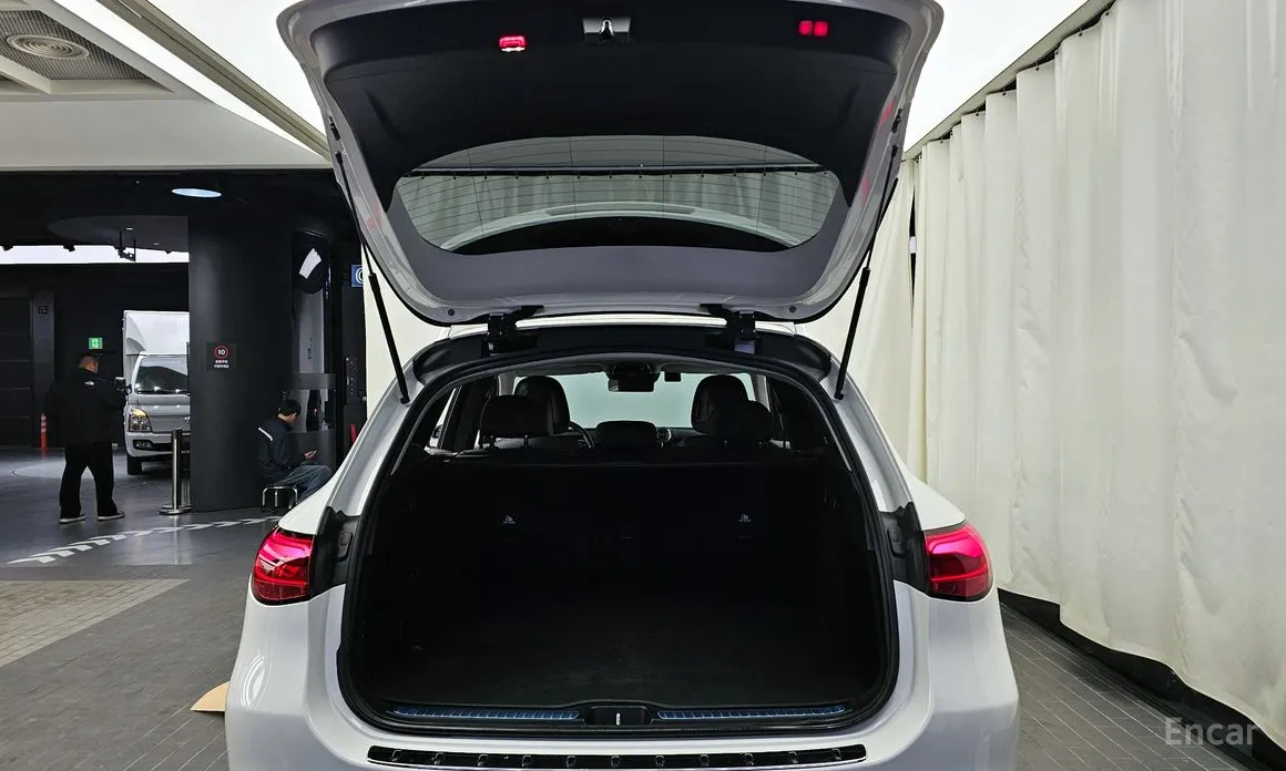 Фото 20 - Mercedes-Benz GLC-Class