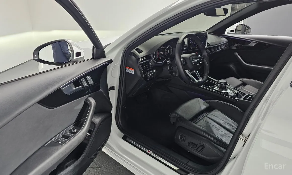 Фото 11 - Audi A4