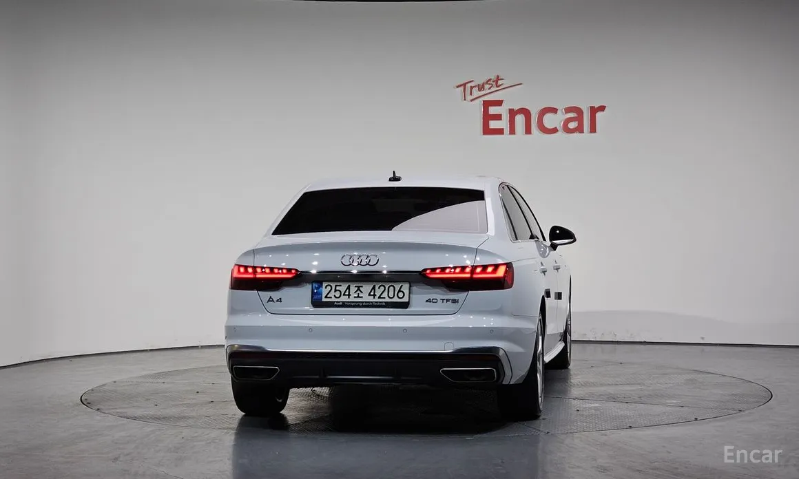 Фото 4 - Audi A4