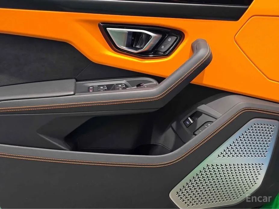 Фото 12 - Lamborghini Urus