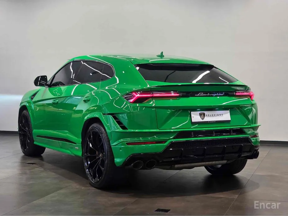 Фото 20 - Lamborghini Urus