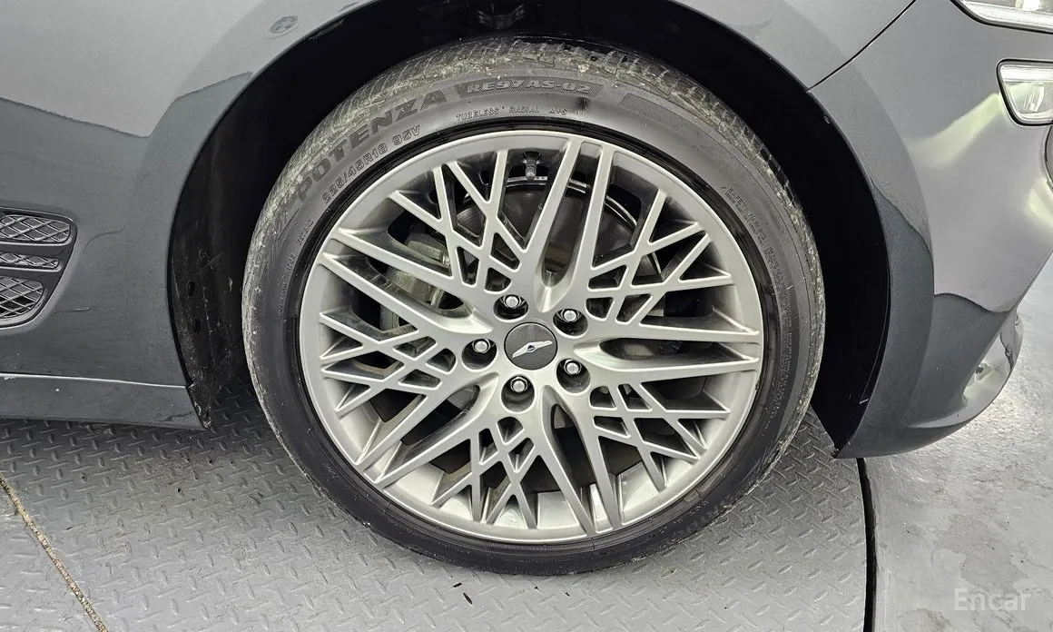 Фото 5 - Genesis G70