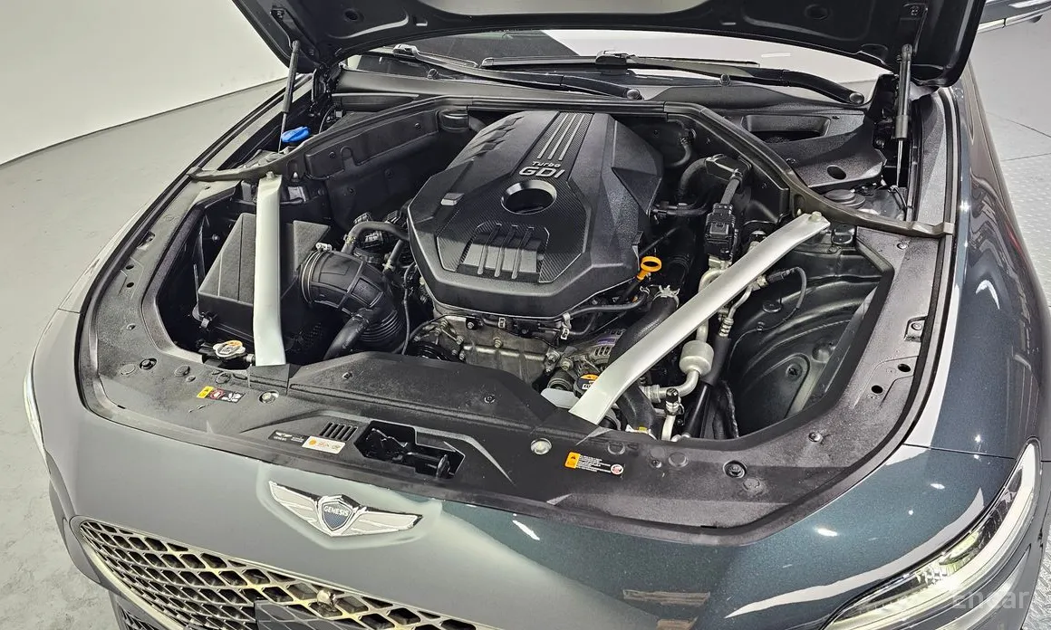 Фото 6 - Genesis G70