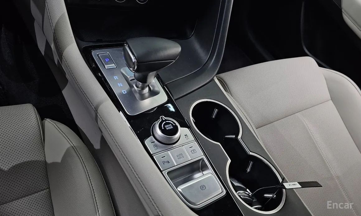 Фото 9 - Genesis G70