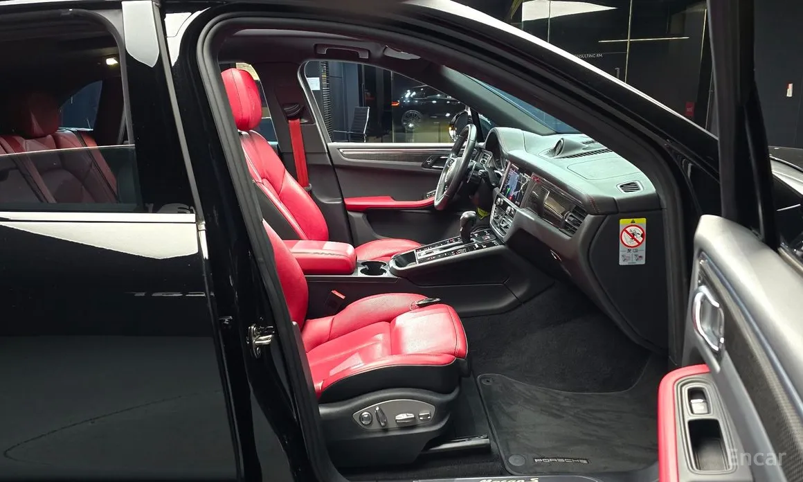 Фото 10 - Porsche Macan