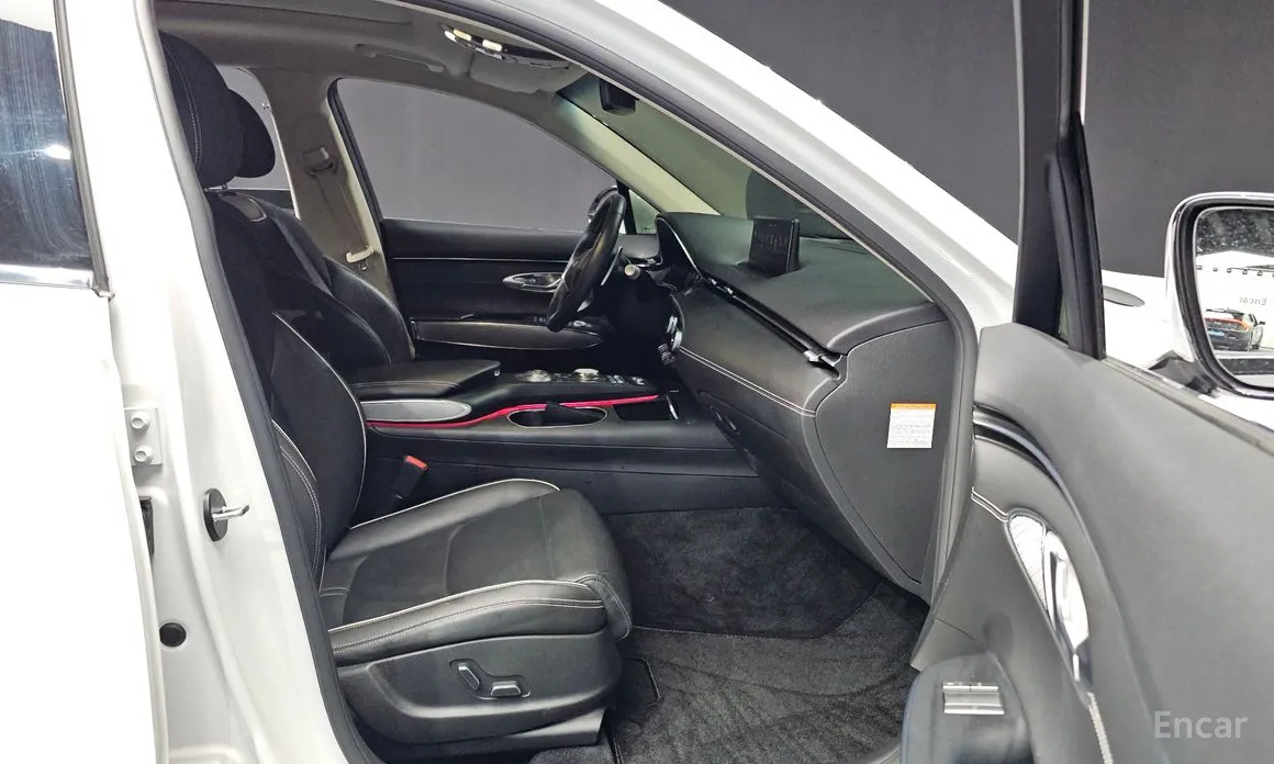 Фото 11 - Genesis GV70