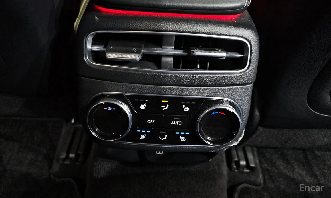 Фото 18 - Genesis GV70