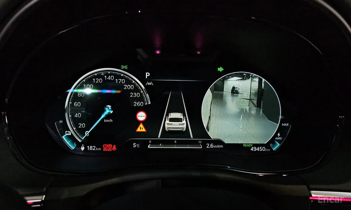 Фото 8 - Genesis GV70