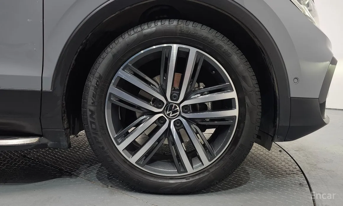 Фото 5 - Volkswagen Tiguan