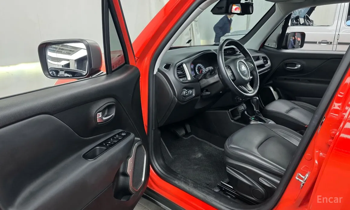 Фото 10 - Jeep Renegade