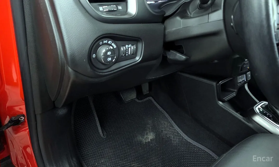 Фото 18 - Jeep Renegade