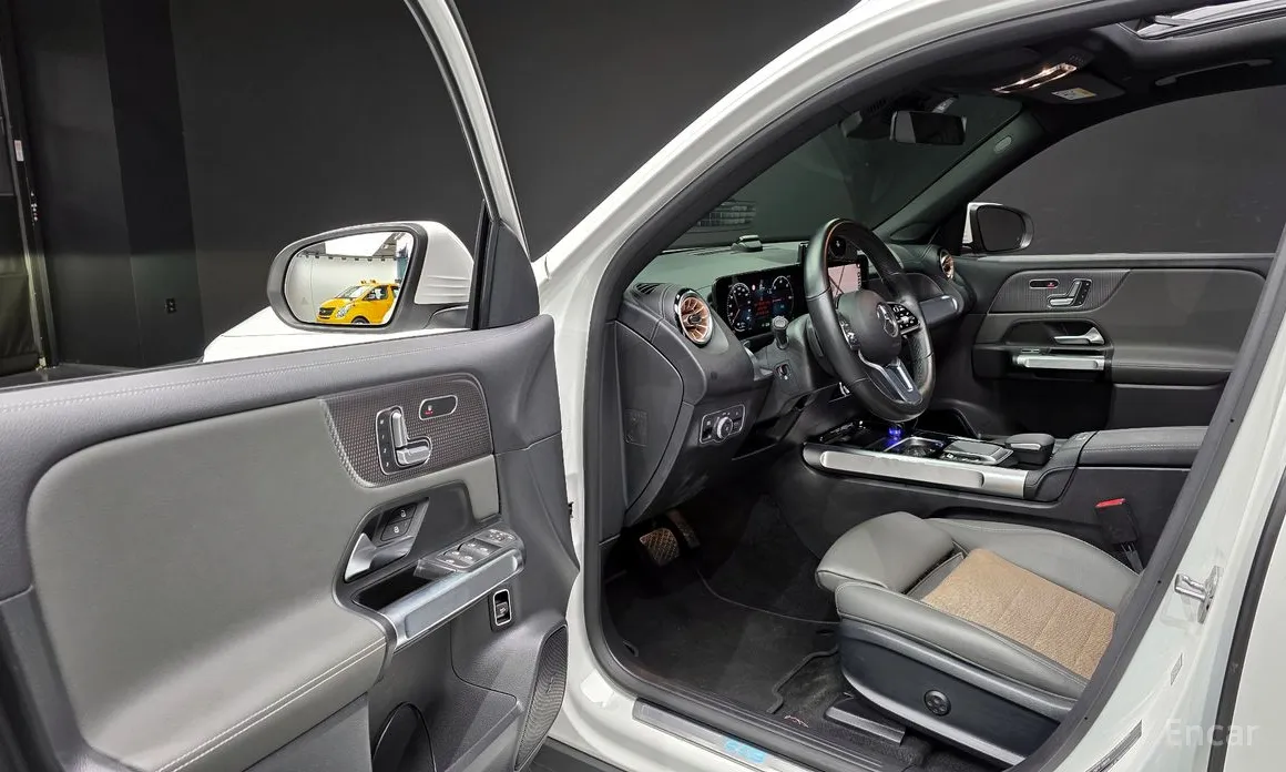 Фото 11 - Mercedes-Benz EQB