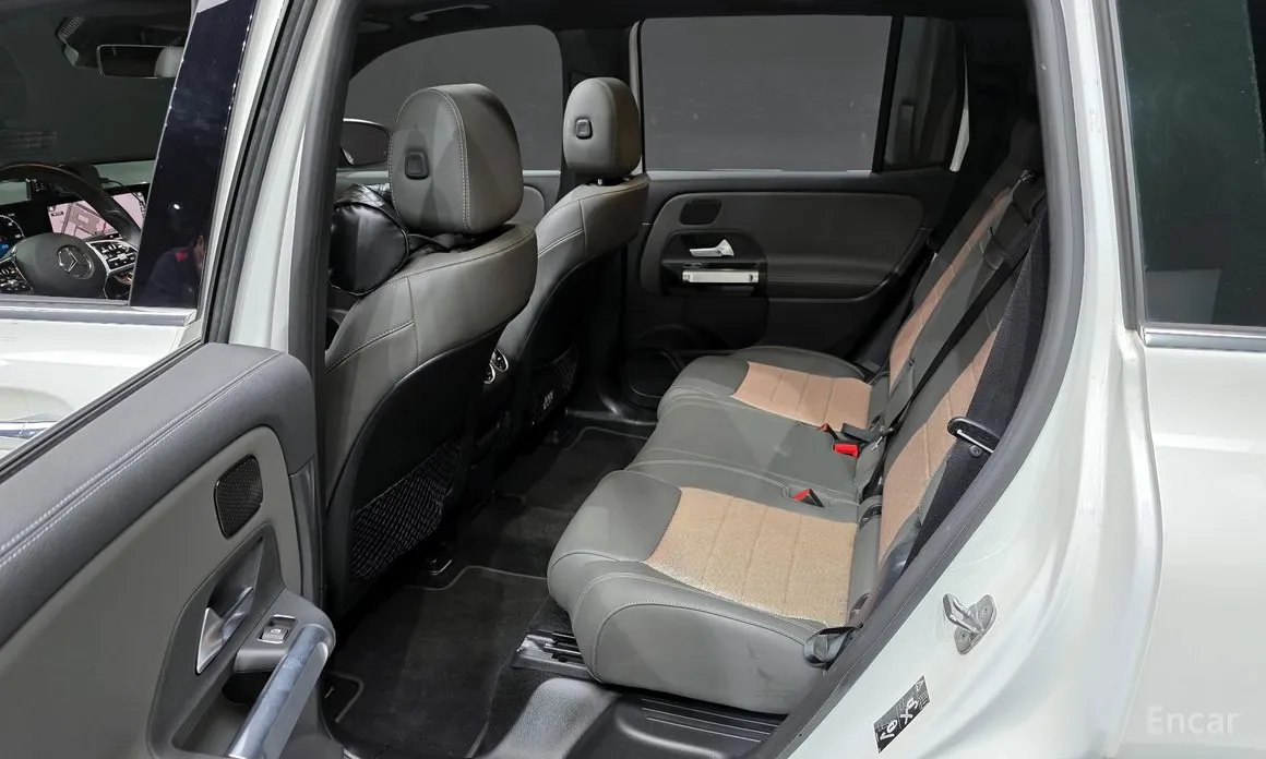 Фото 12 - Mercedes-Benz EQB