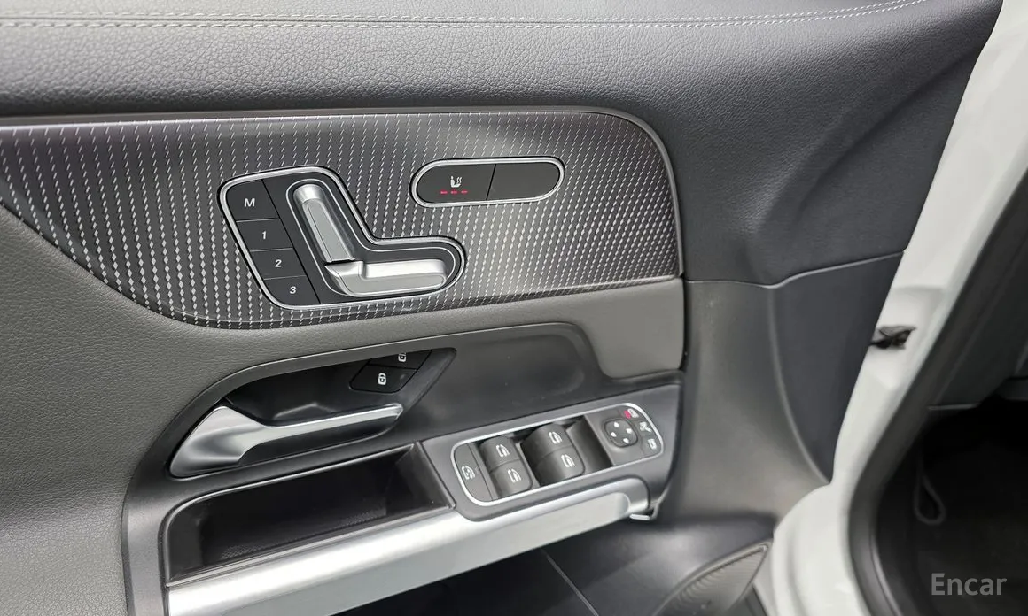 Фото 17 - Mercedes-Benz EQB