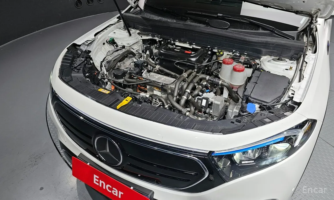 Фото 6 - Mercedes-Benz EQB