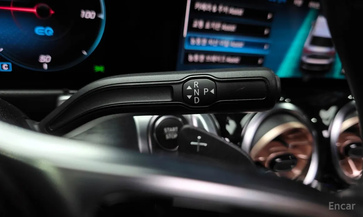 Фото 9 - Mercedes-Benz EQB