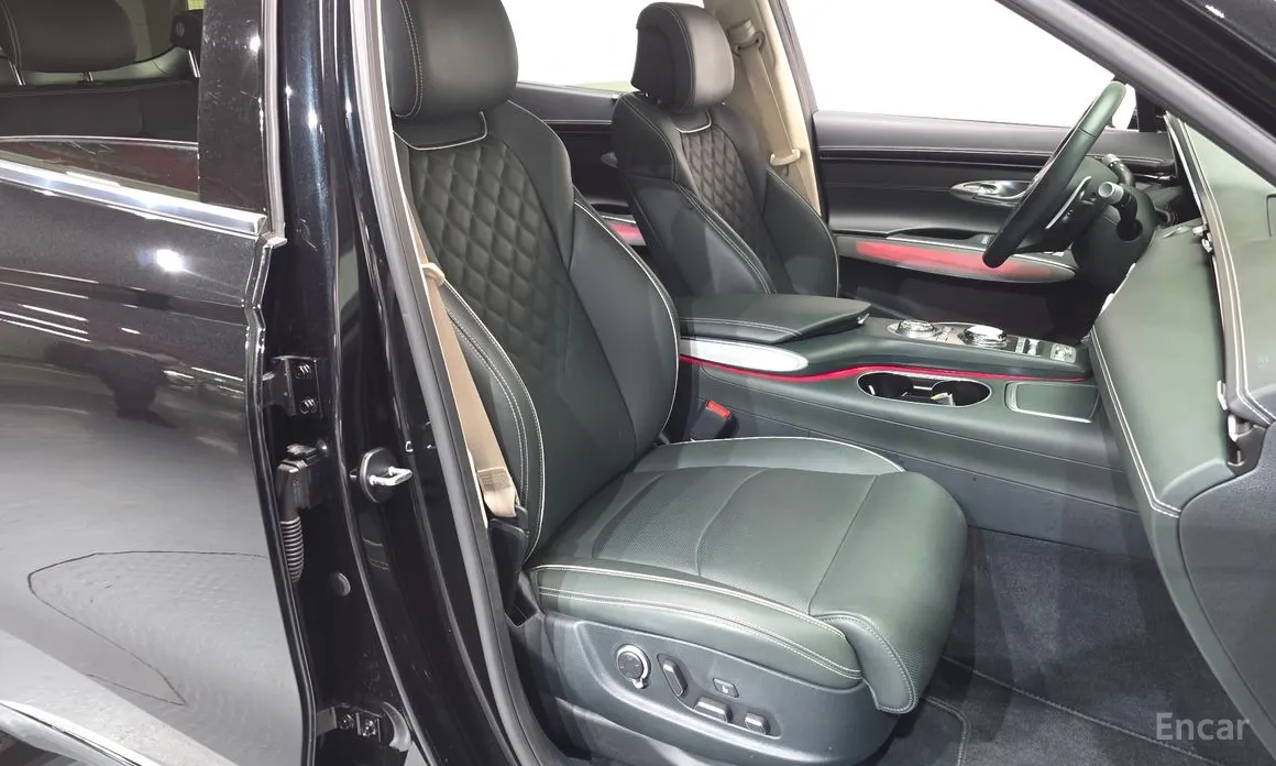 Фото 10 - Genesis GV70