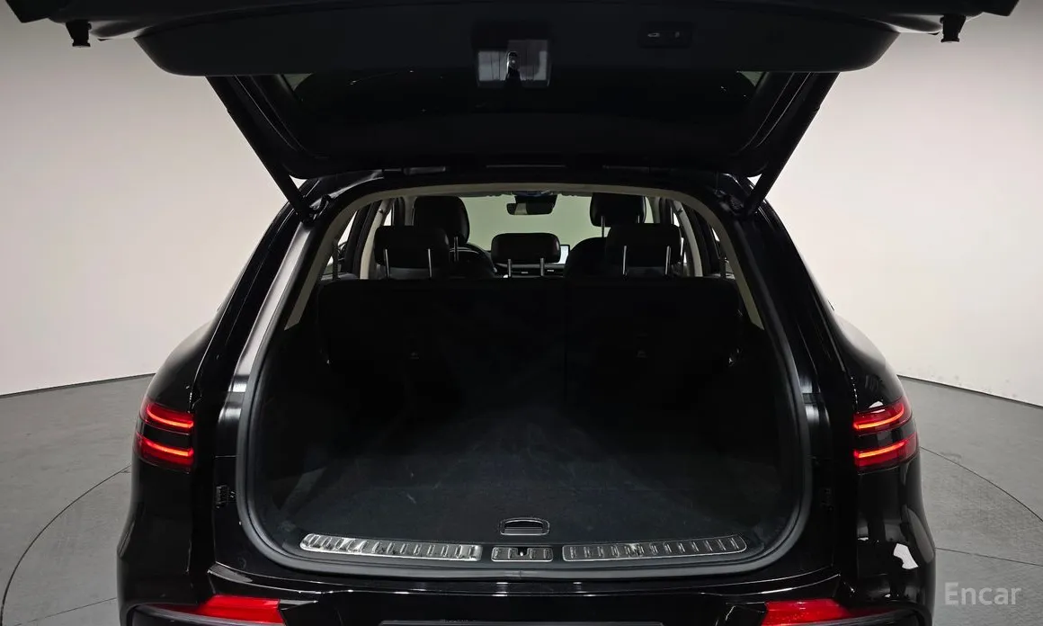 Фото 20 - Genesis GV70