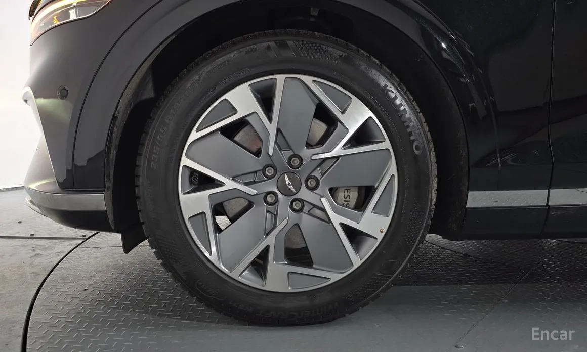 Фото 5 - Genesis GV70