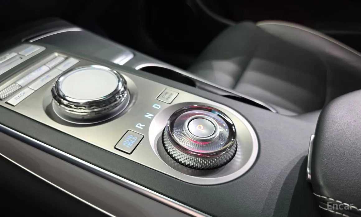 Фото 9 - Genesis GV70