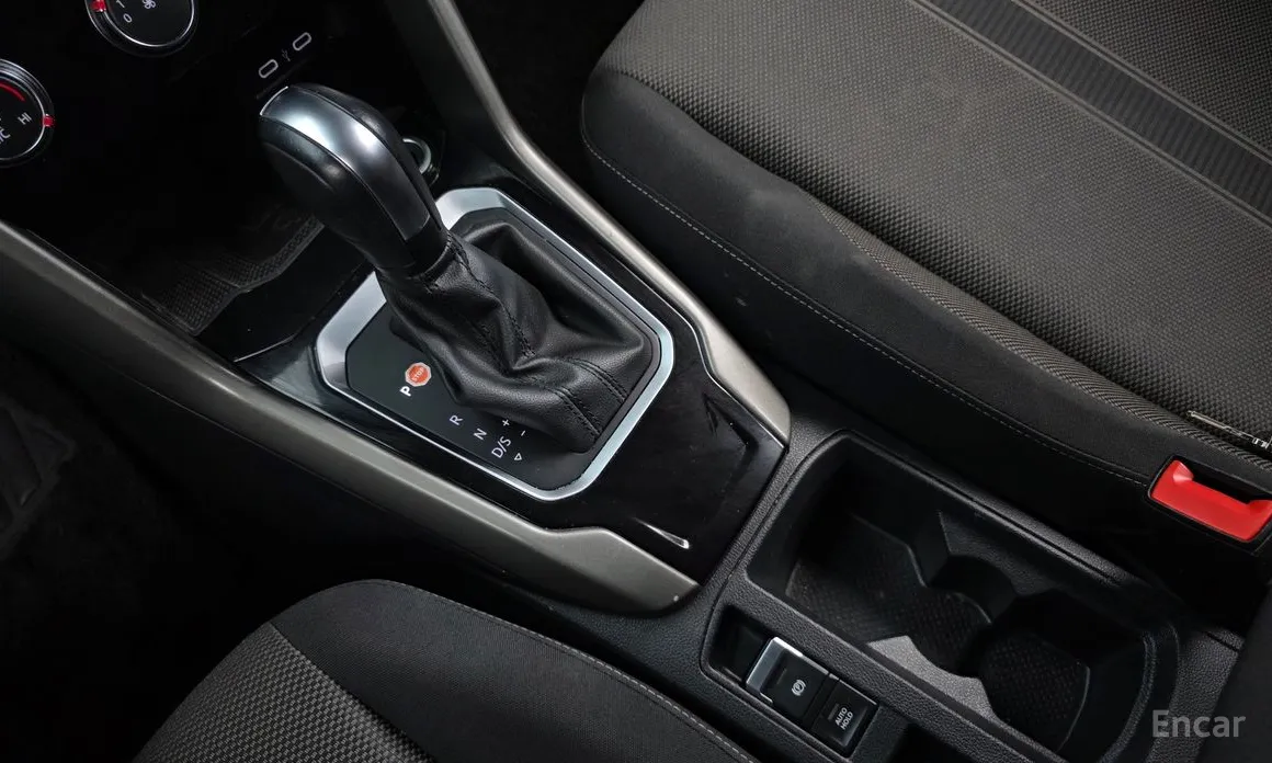 Фото 9 - Volkswagen T-Roc