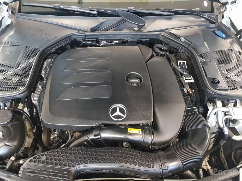 Фото 17 - Mercedes-Benz C-Class