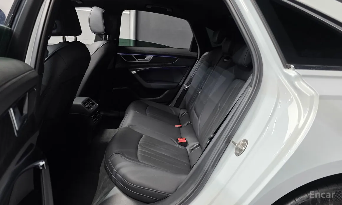 Фото 12 - Audi A6