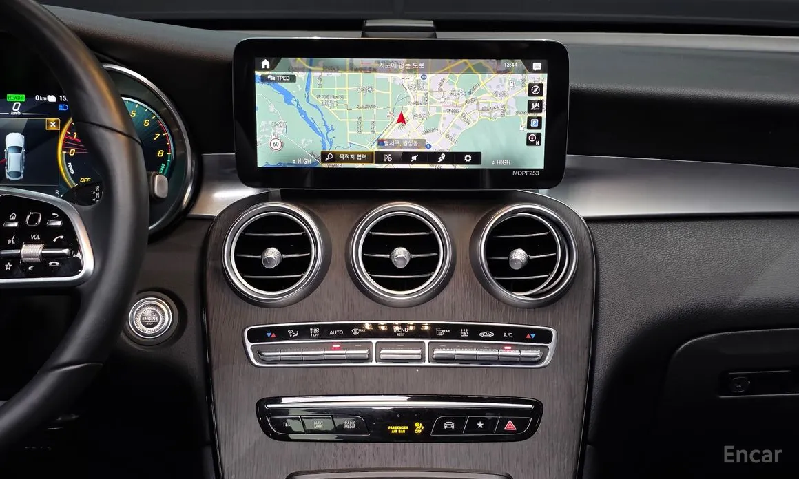 Фото 14 - Mercedes-Benz GLC-Class