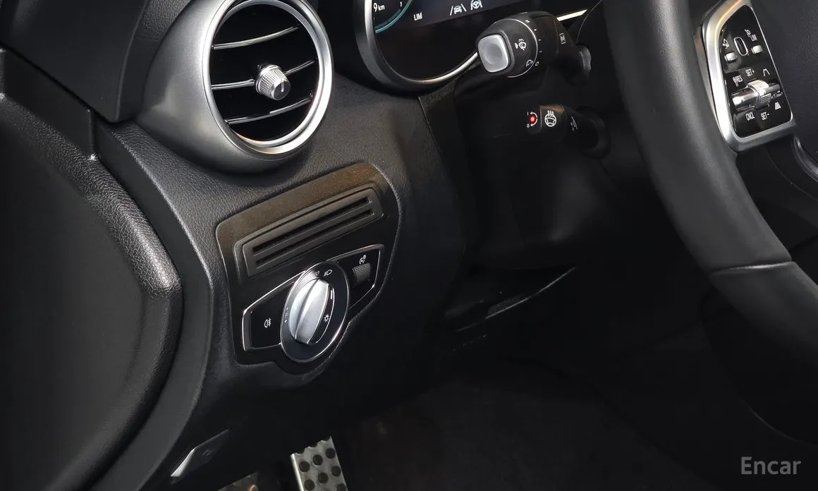 Фото 16 - Mercedes-Benz GLC-Class