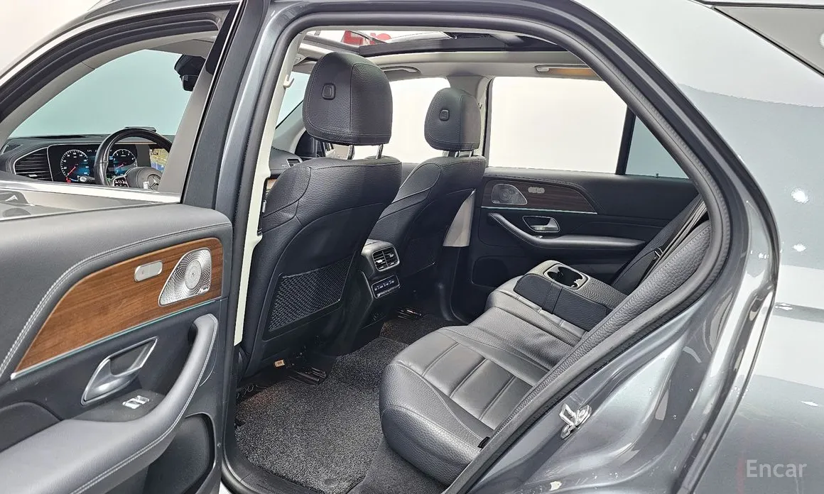 Фото 11 - Mercedes-Benz GLE-Class